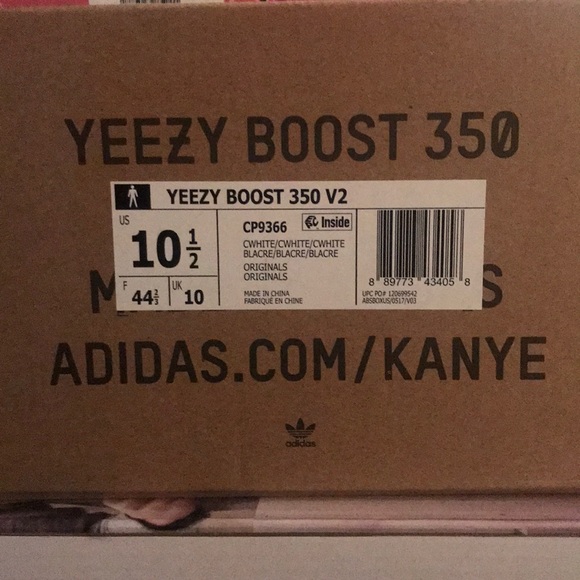 🔥Yeezy Boost 350 V2 Triple White x Kanye & Adidas - Picture 7 of 8